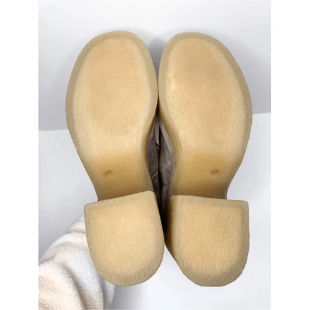 Marc Fisher Suede Leather Platform Loafers Taupe Grey Scalloped Trim 10M